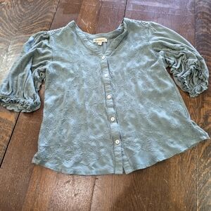 Democracy blouse Cypress Green/Agave 3/4 bubble sleeve woven vneck blouse - Sz M